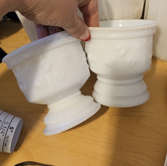 Pair of vintage milkglass heart dishes goblets cups - Picture 5 of 8